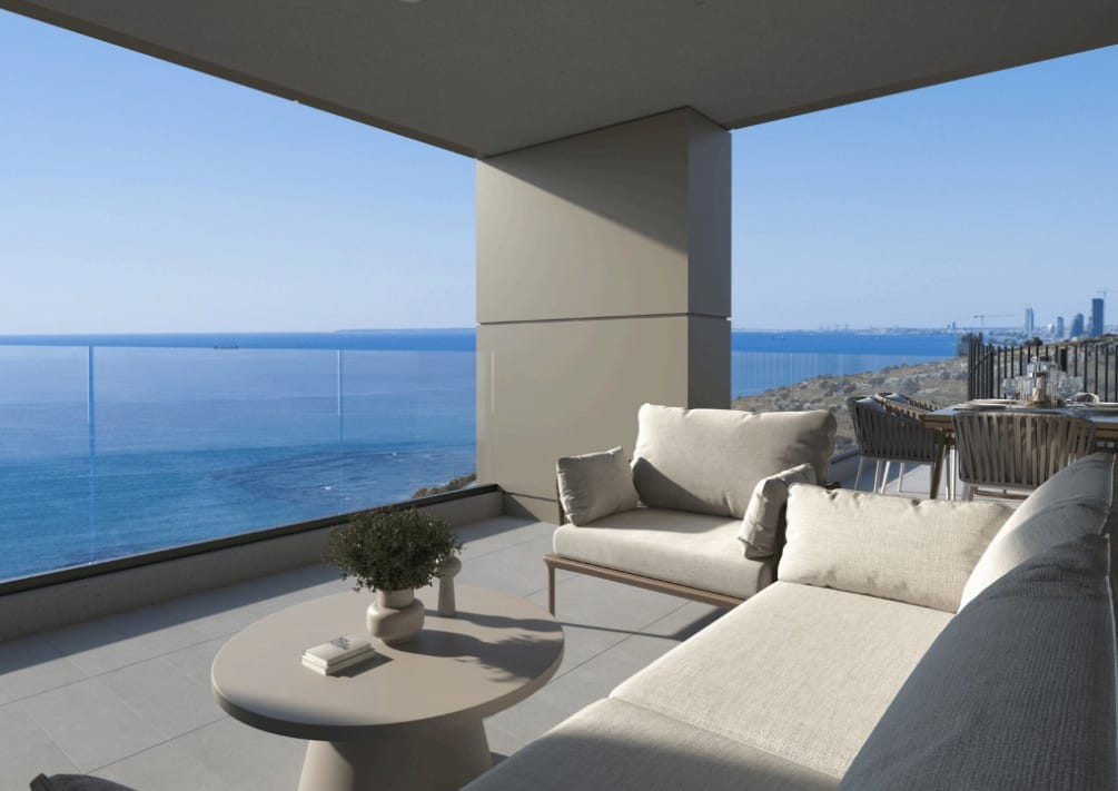 Covered veranda with sea views at a premium Agios Tychon – Amathounta apartment
